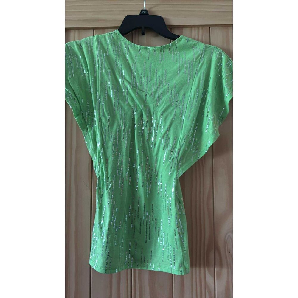 Girls Pinc  Shirt  Size 10/12 Green